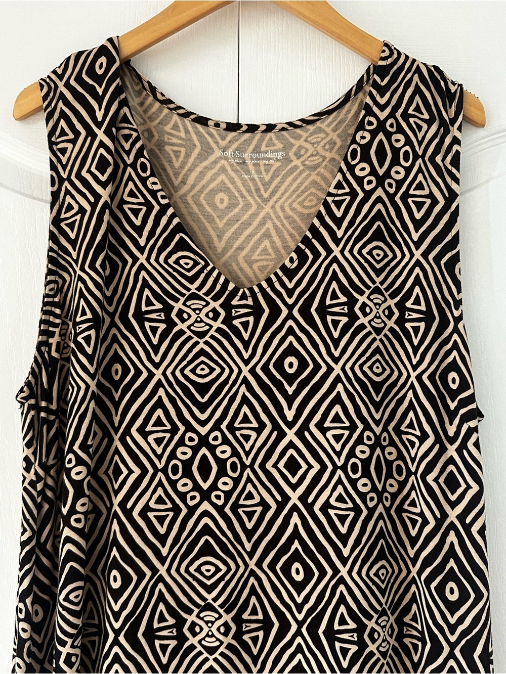 Soft Surroundings Black and Cream Sleeveless Geometric Maxi Dress - Picture 2 of 4